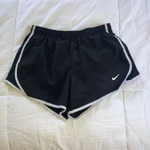Nike girls medium in girls shorts